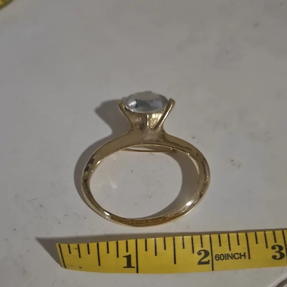 Elegant Gold Ring Broche with Clear Gemstone - Picture 1 of 1